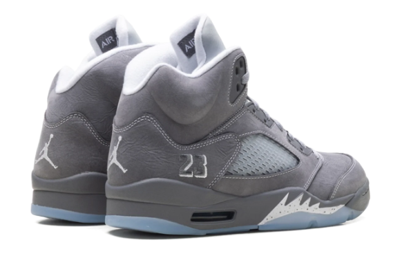 Air Jordan 5 Wolf Grey (2026) DD0587 002 | Greyline Journal